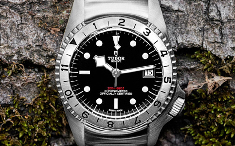 帝舵售后中心（帝舵手表進(jìn)水的原因及解決技巧）