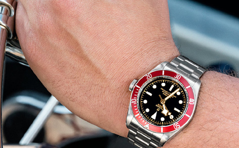 帝舵手表保養(yǎng)(處理帝舵手表上的劃痕的方法)